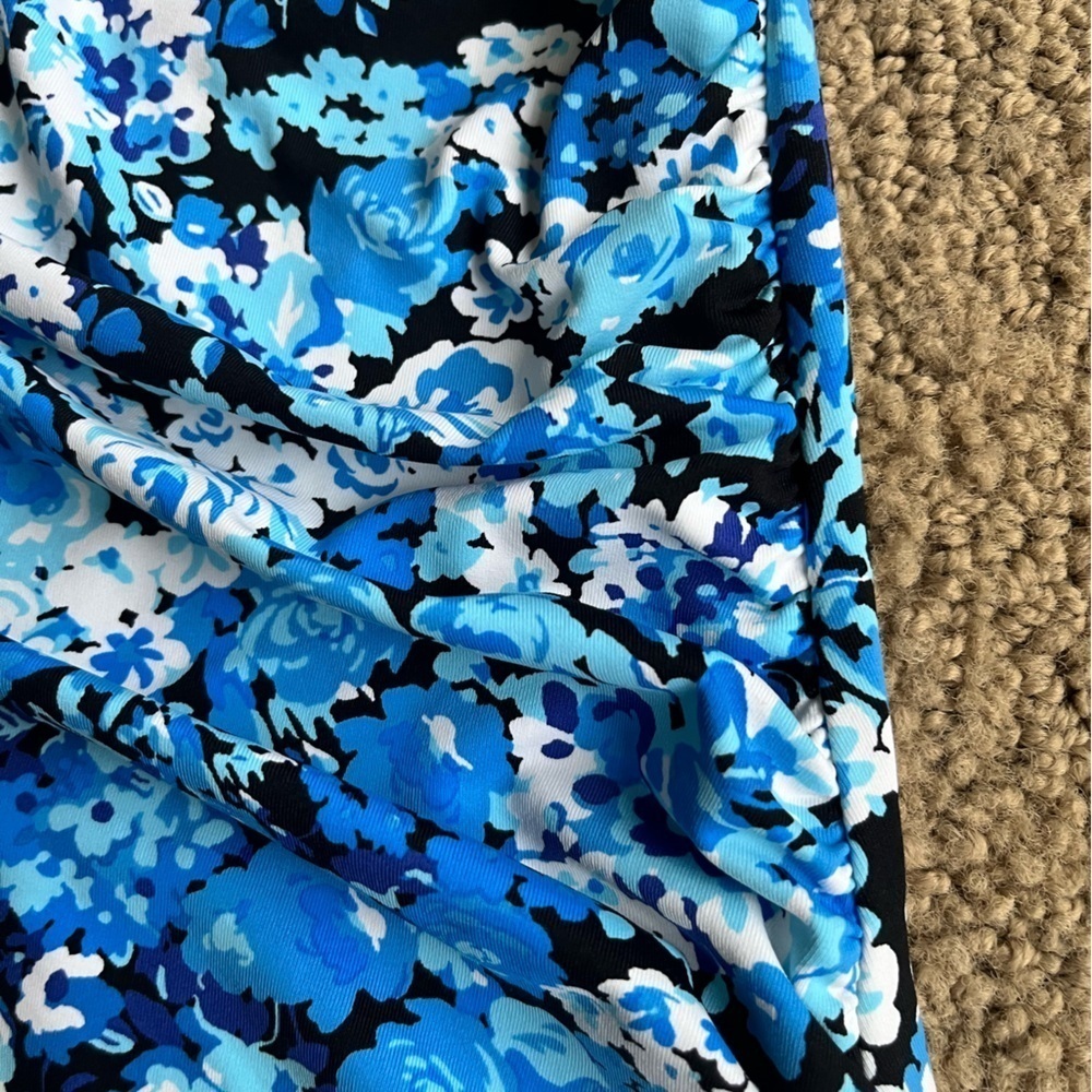 Nautica Shape Enhancing Slimming Blue Floral Halter Tankini - Picture 9 of 10